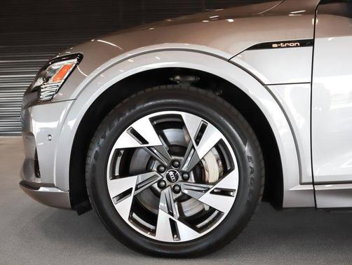 2021 Audi e-tron Premium