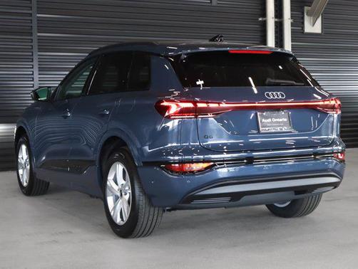 2025 Audi Q6 e-tron Premium Plus