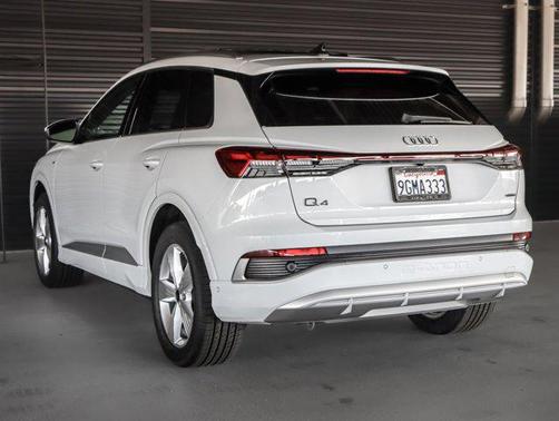 Glacier White Metallic 2023 Audi Q4 e-tron Premium Plus 50 quattro