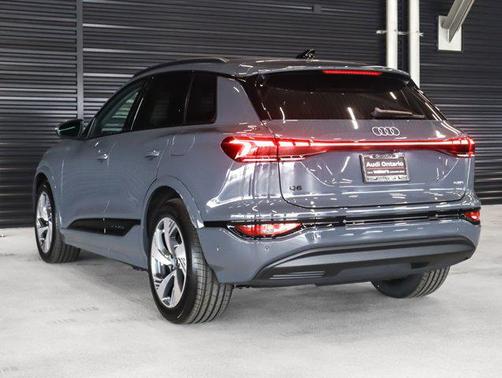 2025 Audi Q6 e-tron Prestige quattro
