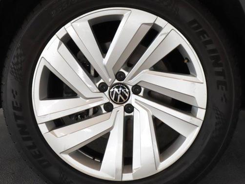 2021 Volkswagen Atlas Cross Sport 2.0T SE w/Technology