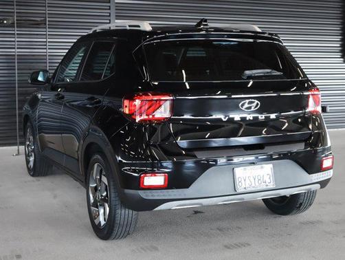 2022 Hyundai VENUE SEL