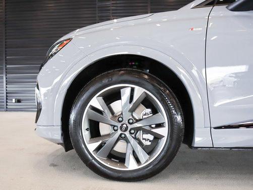 2025 Audi Q4 e-tron Prestige 55 quattro