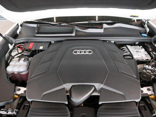 2025 Audi Q8 55 Premium Plus