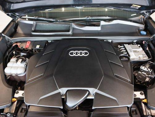 2022 Audi Q8 55 Premium Plus