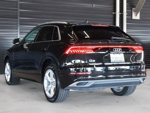2022 Audi Q8 55 Premium Plus