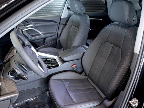 2025 Audi Q5 Premium TFSI quattro S tronic