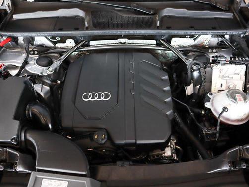 2022 Audi Q5 45 S line Premium Plus