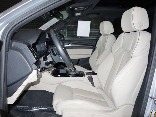 2022 Audi Q5 45 S line Prestige
