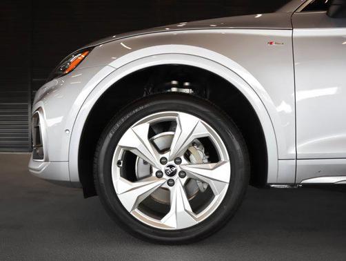 2022 Audi Q5 45 S line Prestige