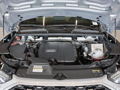 2022 Audi Q5 45 S line Prestige