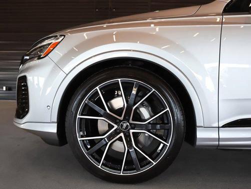 2025 Audi Q7 55 Prestige