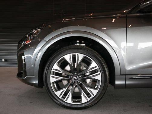 2025 Audi Q8 55 Premium Plus