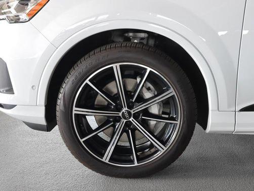 2021 Audi Q7 55 Premium Plus
