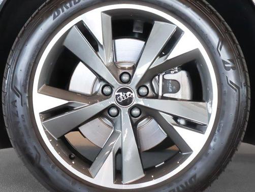 2024 Audi Q4 e-tron Premium Plus 55 quattro