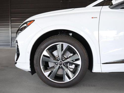 2024 Audi Q4 e-tron Premium Plus 55 quattro