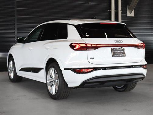 2025 Audi Q6 e-tron Premium Plus