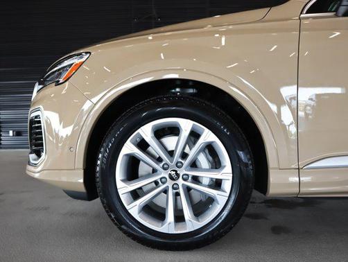 2025 Audi Q7 55 Prestige
