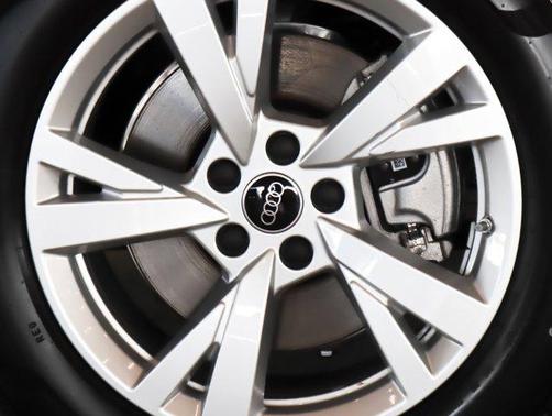2025 Audi Q5 Premium