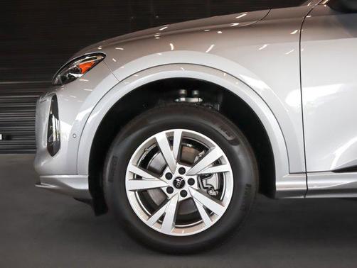 2025 Audi Q5 Premium