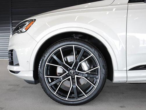 2021 Audi Q7 55 Prestige