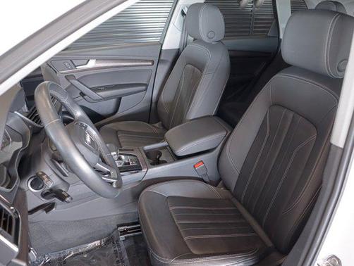 2023 Audi Q5 40 Premium