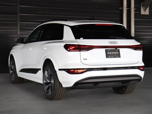 2025 Audi Q6 e-tron Premium Plus quattro