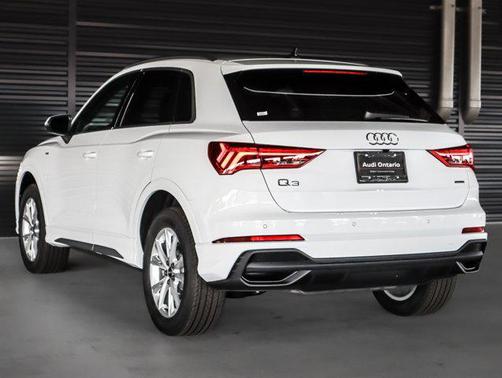 2025 Audi Q3 Premium 45 TFSI S line quattro Tiptronic