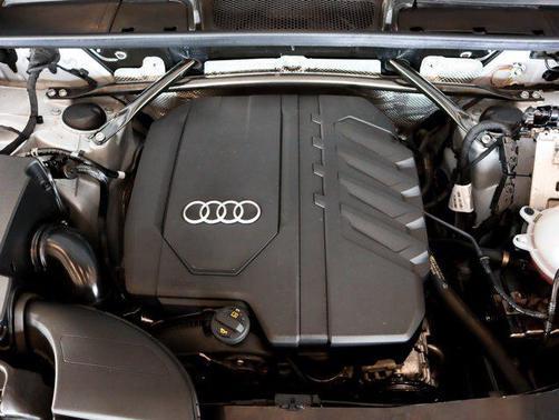 2022 Audi Q5 45 S line Premium Plus
