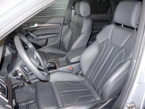 2022 Audi Q5 45 S line Premium Plus