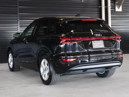 2025 Audi Q6 e-tron Premium
