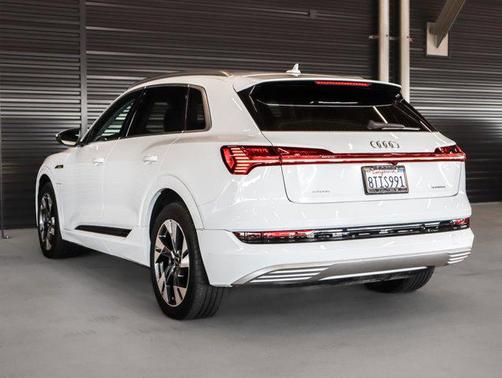 2021 Audi e-tron Premium
