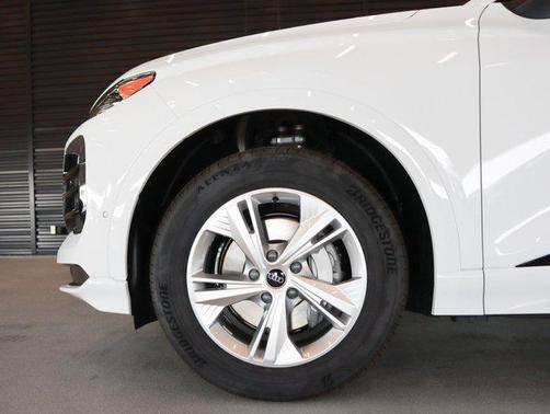 2025 Audi Q6 e-tron Premium