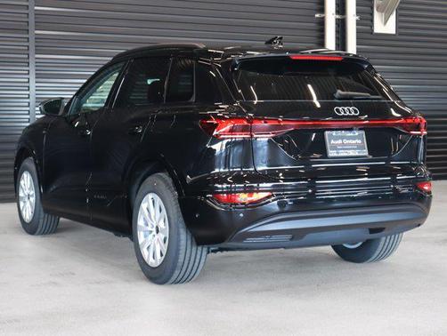 2025 Audi Q6 e-tron Premium