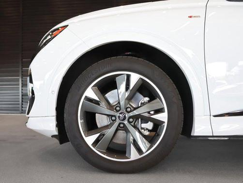2024 Audi Q4 e-tron Premium Plus 55 quattro