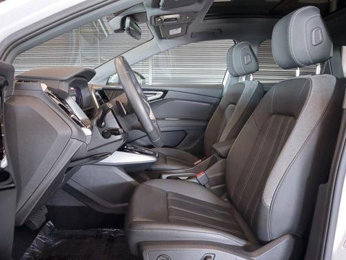 2024 Audi Q4 e-tron Premium Plus 55 quattro
