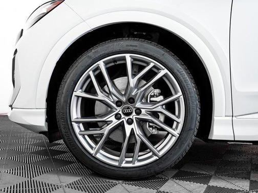2025 Audi Q4 e-tron Premium Plus 55 quattro