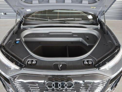Magnet Gray 2027 Audi Q6 e-tron Premium Plus