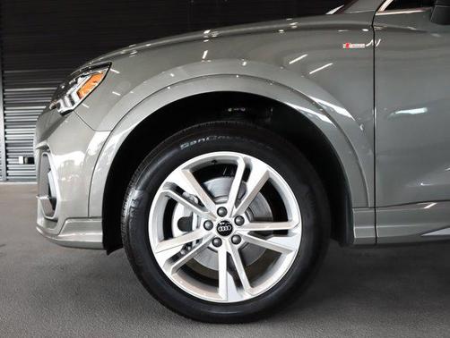 2024 Audi Q3 Premium 45 TFSI S line quattro Tiptronic