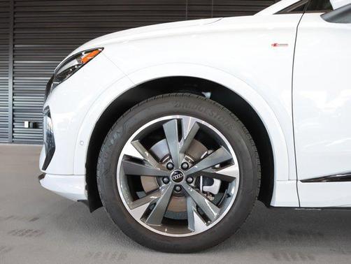 2024 Audi Q4 e-tron Premium Plus 55 quattro