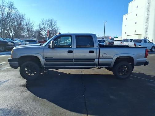 2005 Chevrolet Silverado 2500 LT H/D Crew Cab