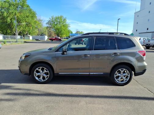 Jasmine Green Metallic 2018 Subaru Forester 2.5i Touring