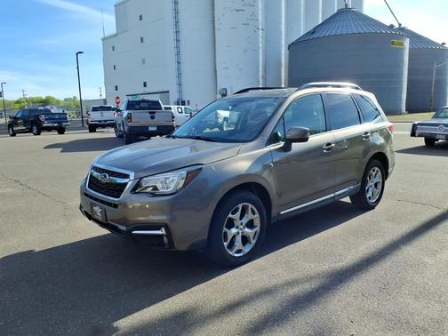 Jasmine Green Metallic 2018 Subaru Forester 2.5i Touring