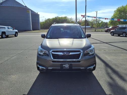 Jasmine Green Metallic 2018 Subaru Forester 2.5i Touring