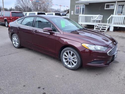 Burgundy Velvet Metallic Tinted Clearcoat 2017 Ford Fusion SE