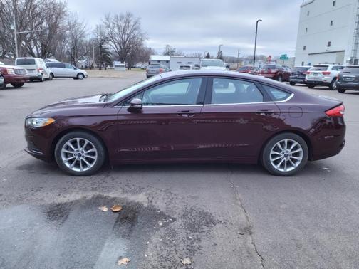 Burgundy Velvet Metallic Tinted Clearcoat 2017 Ford Fusion SE
