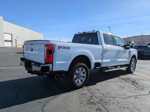 2025 Ford F-350 Lariat Super Duty