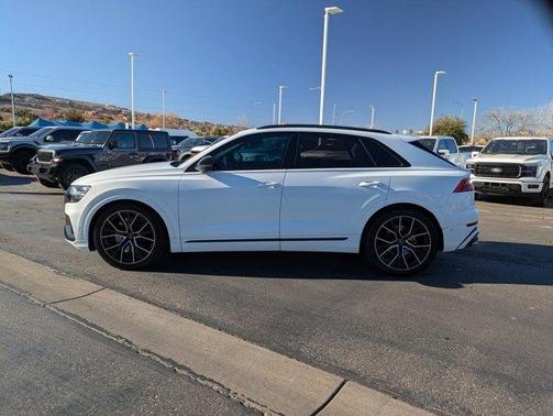 2023 Audi SQ8 4.0T quattro Premium Plus