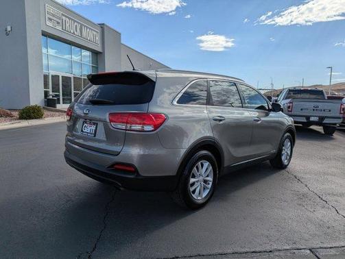 2017 Kia Sorento LX