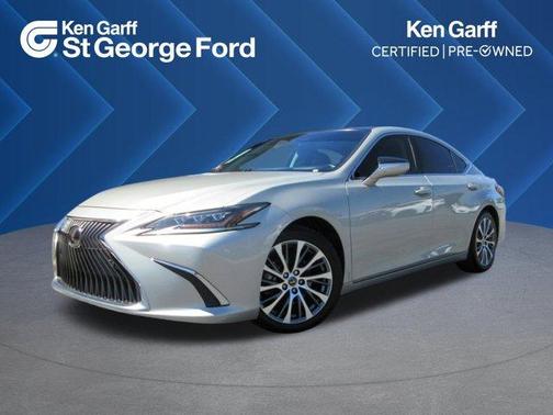 Moon 2019 Lexus ES 350 Luxury